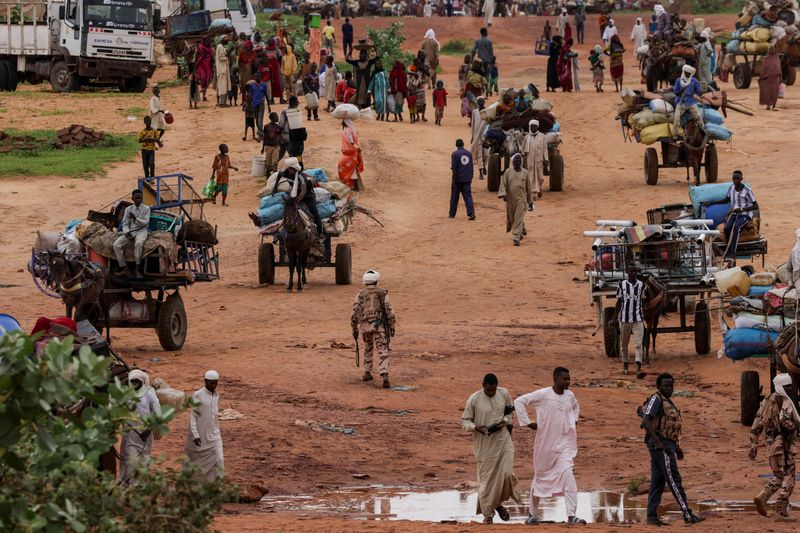 &copy; Reuters. Sudaneses em fuga buscam refúgio no Chade
04/08/2023
REUTERS/Zohra Bensemra 