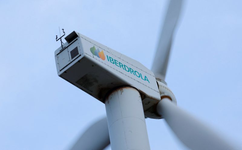 &copy; Reuters. FILE PHOTO: The logo of Spanish utilities company Iberdrola is displayed on wind turbines at Mt. Oiz, near Durango, Spain, February 20, 2023. REUTERS/Vincent West/File photo