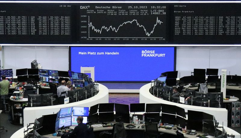 &copy; Reuters. FILE PHOTO: The German share price index DAX graph is pictured at the stock exchange in Frankfurt, Germany, October 25, 2023.    REUTERS/Staff/File photo