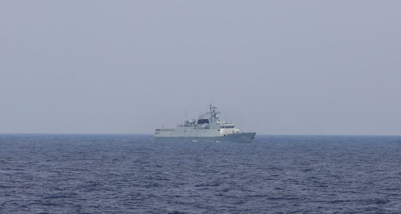 &copy; Reuters. A Chinese navy ship is seen sailing in the South China Sea, October 4, 2023. REUTERS/Adrian Portugal/File Photo