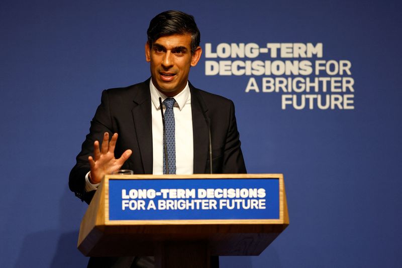 © Reuters. British Prime Minister Rishi Sunak delivers a speech on AI at Royal Society, Carlton House Terrace on October 26, 2023 in London, England. Peter Nicholls/Pool via REUTERS