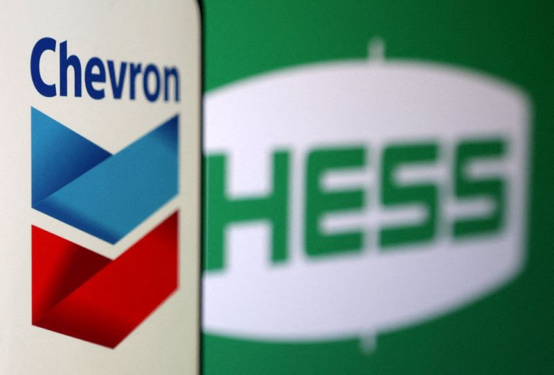&copy; Reuters. FILE PHOTO: Chevron and Hess logos are seen in this illustration taken, October 23, 2023. REUTERS/Dado Ruvic/Illustration/File Photo