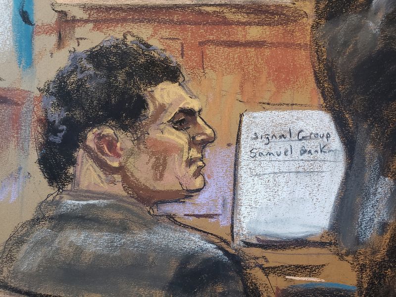 © Reuters. FTX founder Sam Bankman-Fried attends as FBI agent Marc Troiano testifies as Bankman-Fried faces fraud charges over the collapse of the bankrupt cryptocurrency exchange, at federal court in New York City, U.S., October 26, 2023 in this courtroom sketch. REUTERS/Jane Rosenberg