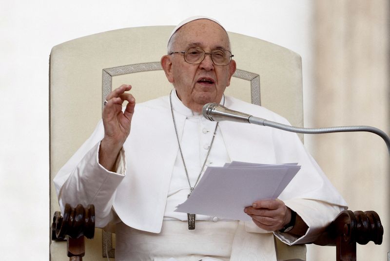 &copy; Reuters. Le Pape François lors d'une audience hebdomadaire au Vatican. /Photo prise le 25 octobre 2023/REUTERS/Guglielmo Mangiapane