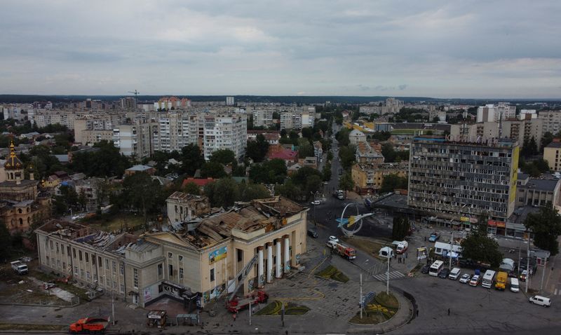 &copy; Reuters. FILE PHOTO: An aerial view shows buildings damaged by a Russian missile strike in Vinnytsia, Ukraine July 15, 2022.  REUTERS/Stringer