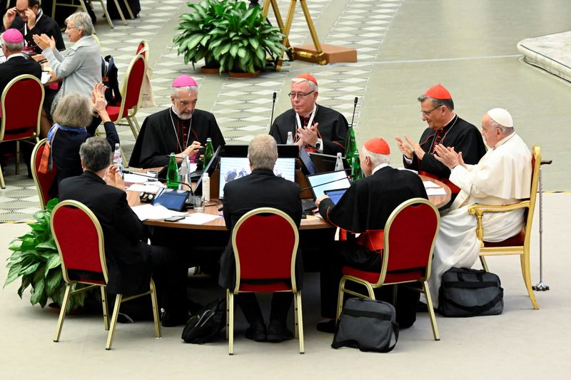 &copy; Reuters. Pope Francis attends a meeting of General Congregation during the Synod of Bishops at the Vatican, October 28, 2023.   Vatican Media/­Handout via REUTERS