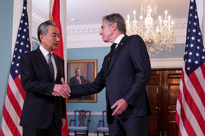 &copy; Reuters. FILE PHOTO: U.S. Secretary of State Antony Blinken shakes hands with Chinese Foreign Minister Wang Yi as they meet at the State Department in Washington, U.S., October 26, 2023. REUTERS/Sarah Silbiger/File Photo