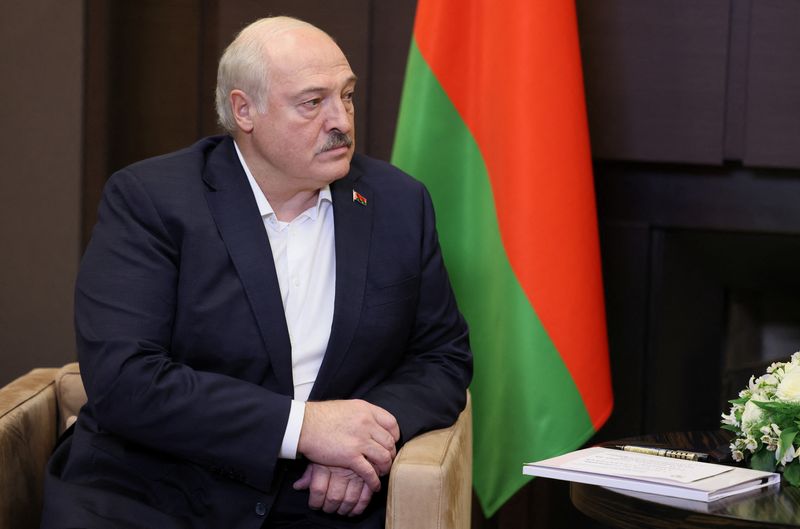 &copy; Reuters. رئيس روسيا البيضاء ألكسندر لوكاشينكو خلال اجتماع في مدينة سوتشي بروسيا يوم 15 سبتمبر أيلول 2023. صورة لرويترز من ممثل لوكالات الأنباء.
