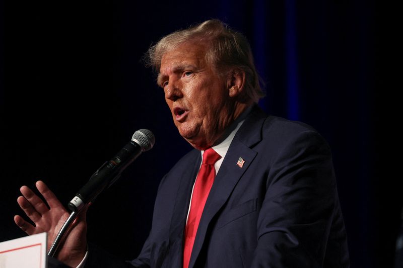 &copy; Reuters. FILE PHOTO: Former U.S. President and Republican presidential candidate Donald Trump delivers remarks to supporters at the Club 47 USA event in West Palm Beach, Florida, U.S. October 11, 2023. REUTERS/Shannon Stapleton/File Photo