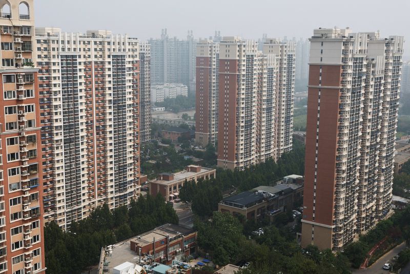 &copy; Reuters. FILE PHOTO: A general view of residential buildings in Beijing, China September 6, 2023. REUTERS/Tingshu Wang/File Photo