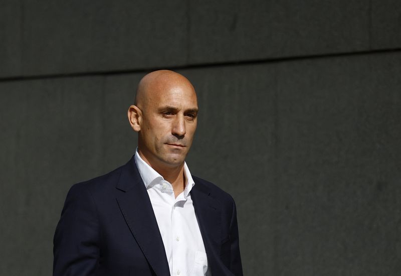 &copy; Reuters. FOTO DE ARCHIVO. El expresidente de la Real Federación Española de Fútbol Luis Rubiales llega a la Audiencia Nacional en Madrid, España. 15 de septiembre de 2023. REUTERS/Susana Vera