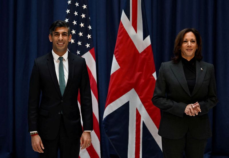&copy; Reuters. FILE PHOTO: Britain's Prime Minister Rishi Sunak and U.S. Vice President Kamala Harris pose as they meet at the Munich Security Conference (MSC) in Munich, Germany, February 18, 2023. Ben Stansall/Pool via REUTERS/File Photo