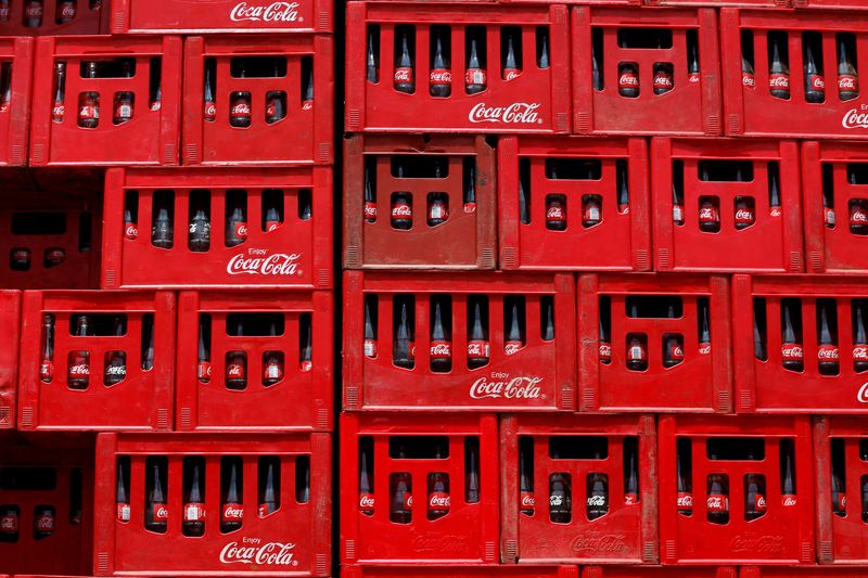 &copy; Reuters. FILE PHOTO: Coca-Cola crates are pictured in Abuja, Nigeria September 19, 2018. REUTERS/Afolabi Sotunde/File Photo