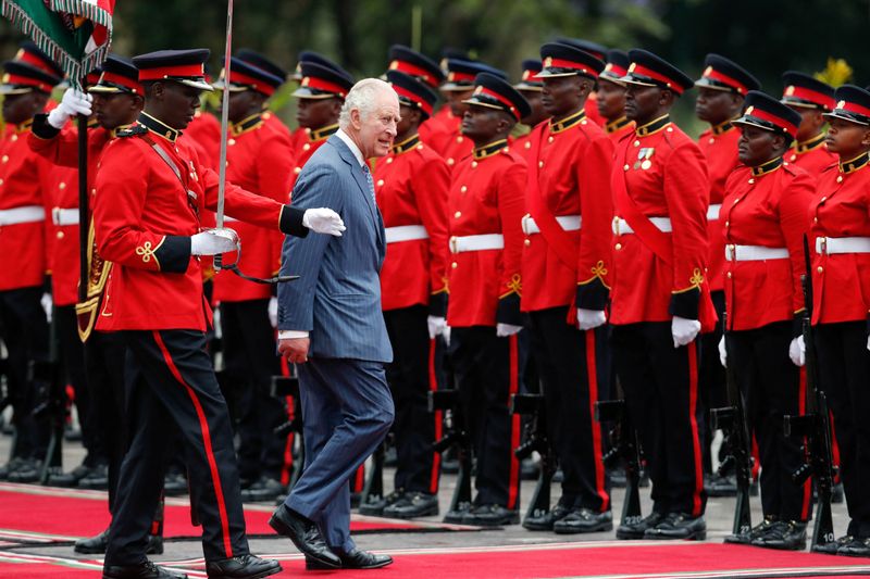 &copy; Reuters. ملك بريطانيا تشارلز في قصر الرئاسة في نيروبي بكينيا يوم الثلاثاء. تصوير: توماس موكويا - رويترز.