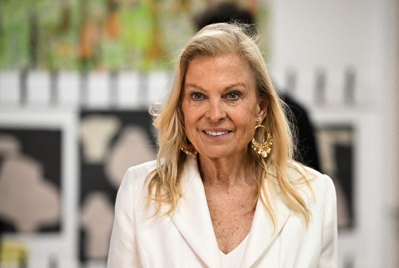 &copy; Reuters. FILE PHOTO: US Ambassador to the UK Jane Hartley takes part in a visit at the Charles Dickens Primary School, with US First Lady Jill Biden and Akshata Murty, wife of Britain's Prime Minster in London, Britain on May 5, 2023. Oli Scarff/Pool via REUTERS/F