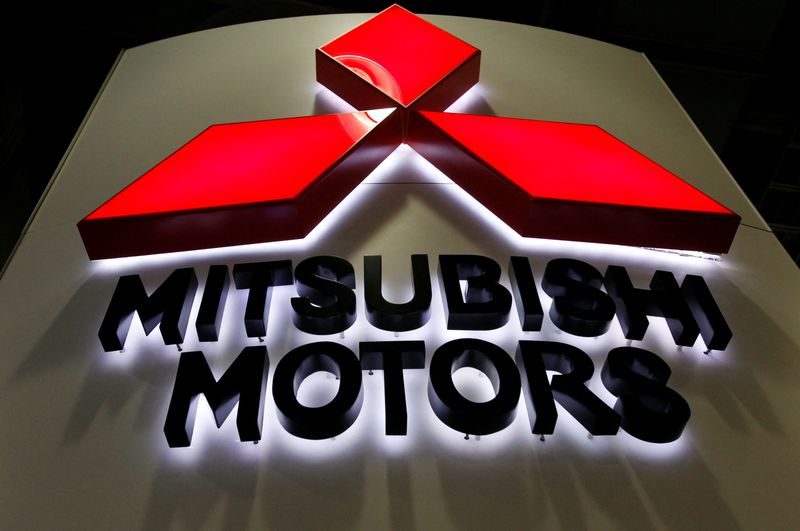 &copy; Reuters. FILE PHOTO: A Mitsubishi Motors logo is seen on display at the New York International Auto Show in New York City, April 20, 2011. REUTERS/Jessica Rinaldi/File Photo