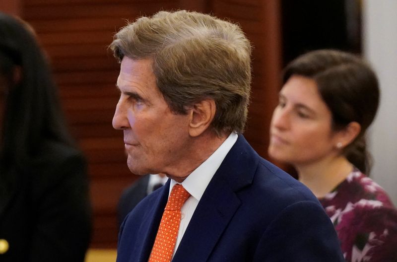 &copy; Reuters. U.S. Special Presidential Envoy for Climate John Kerry attends the portrait unveiling of former Secretary of State Hillary Rodham Clinton at the State Department in Washington, U.S., September 26, 2023. REUTERS/Ken Cedeno/File Photo