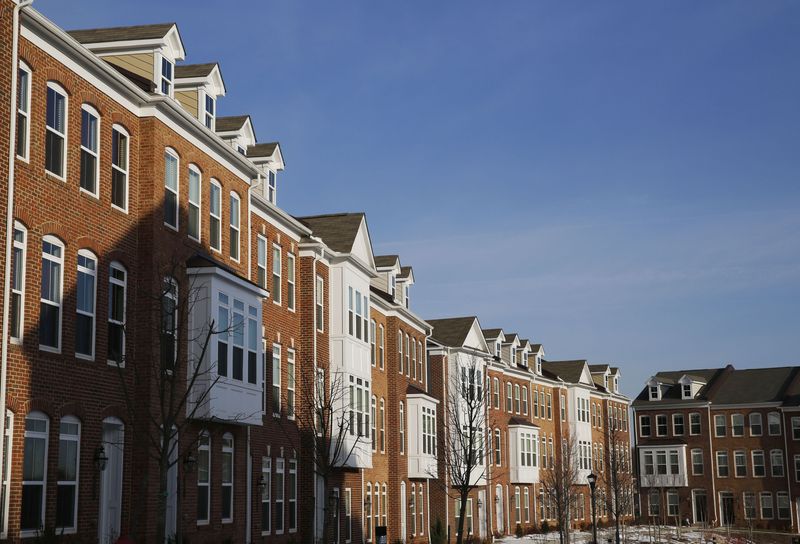 &copy; Reuters. Townhomes line a street in Fairfax, on the morning the National Association of Realtors issues its Pending Home Sales for February report, in Virginia March 27, 2014.  REUTERS/Larry Downing /File Photo