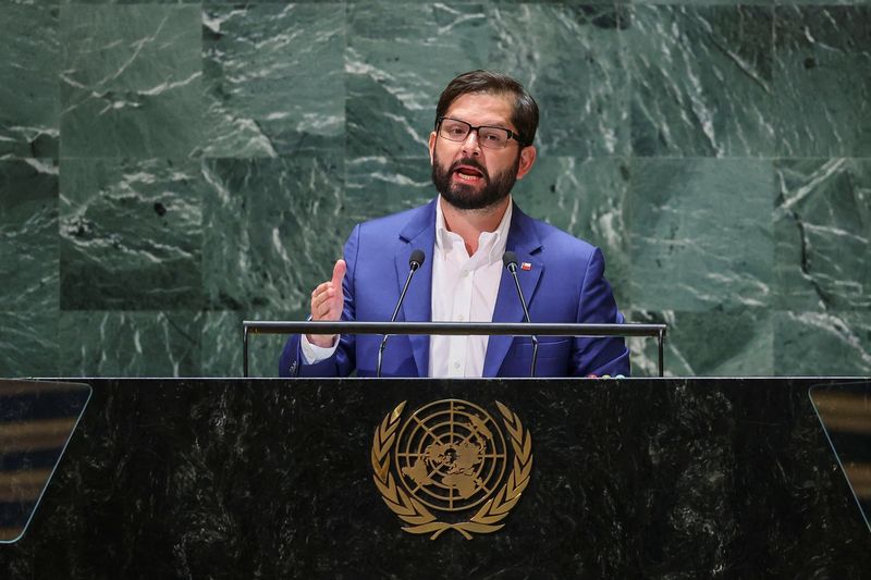 &copy; Reuters. FOTO DE ARCHIVO-El presidente de Chile, Gabriel Boric, se dirige a la 78ª Sesión de la Asamblea General de la ONU en Nueva York, Estados Unidos. 20 de septiembre de 2023. REUTERS/Eduardo Muñoz