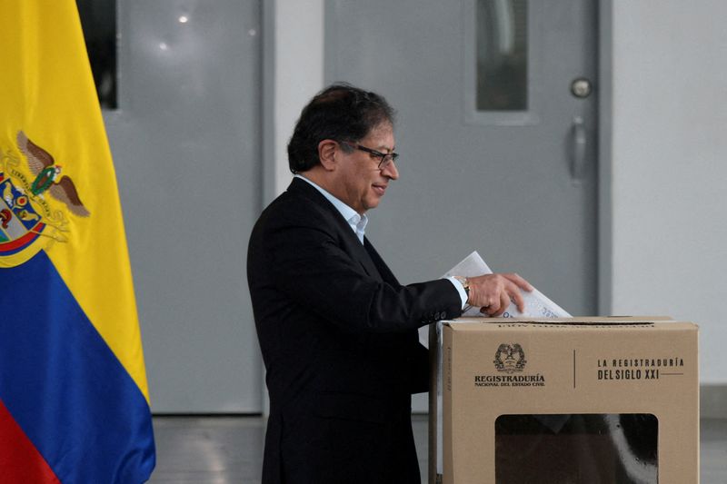 &copy; Reuters. الرئيس الكولومبي جوستابو بيترو في بوجوتا يوم 29 أكتوبر تشرين الأول 2023. تصوير: فانيسا جيمينيز - رويترز.