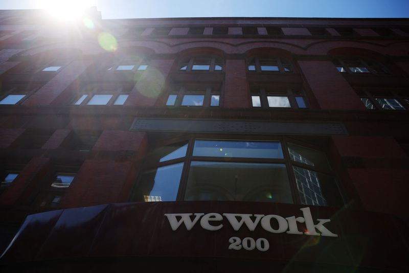&copy; Reuters. A sign marks a WeWork location in Boston, Massachusetts, U.S., August 14, 2023.     REUTERS/Brian Snyder