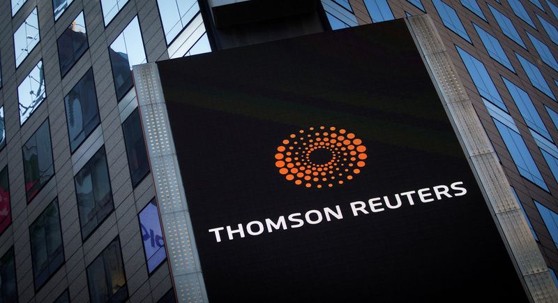 &copy; Reuters. شعار تومسون رويترز على مبنى الشركة في تايمز سكوير بمدينة نيويورك الأمريكية. صورة من أرشيف رويترز.