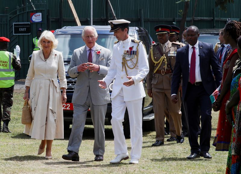 &copy; Reuters. Rei Charles e rainha Camilla em visita ao Quênia
 1/11/2023   REUTERS/Monicah Mwangi