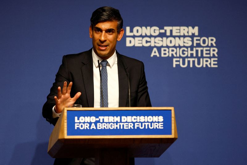 &copy; Reuters. FILE PHOTO: British Prime Minister Rishi Sunak delivers a speech on AI at Royal Society, Carlton House Terrace on October 26, 2023 in London, England. Peter Nicholls/Pool via REUTERS/