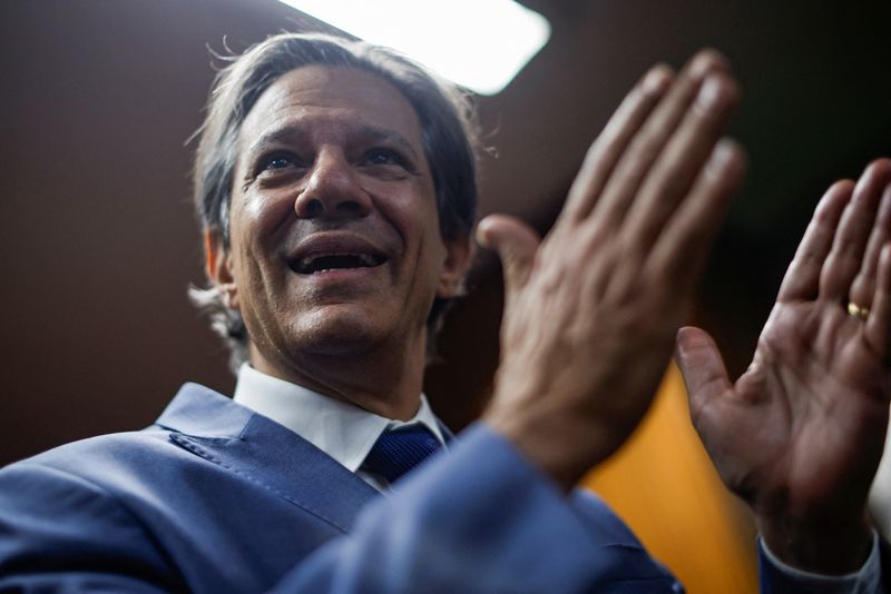 &copy; Reuters. Ministro da Fazenda, Fernando Haddad, durante entrevista com a Reuters, em Brasília
18/10/2023
REUTERS/Adriano Machado