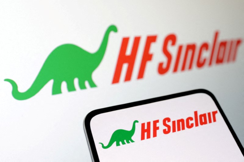 &copy; Reuters. FILE PHOTO: HF Sinclair Corp logo is seen displayed in this illustration taken, April 10, 2023. REUTERS/Dado Ruvic/Illustration/File Photo