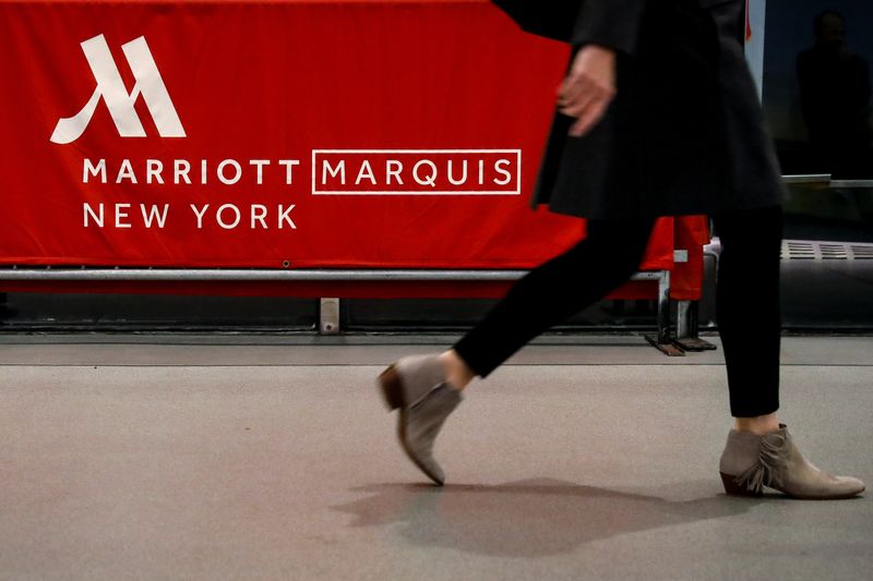 &copy; Reuters. FILE PHOTO: A guest arrives at the Marriott Marquis hotel in Times Square in New York City, U.S., November 8, 2017. REUTERS/Brendan McDermid/File Photo