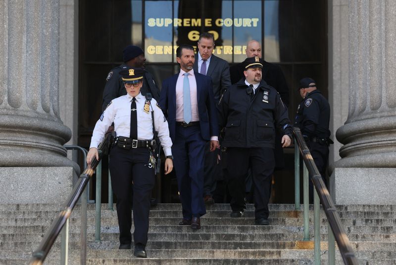 © Reuters. Former U.S. President Donald Trump's son and co-defendant Donald Trump Jr. leaves after attending the Trump Organization civil fraud trial, in New York State Supreme Court in the Manhattan borough of New York City, U.S., November 2, 2023. REUTERS/Brendan McDermid