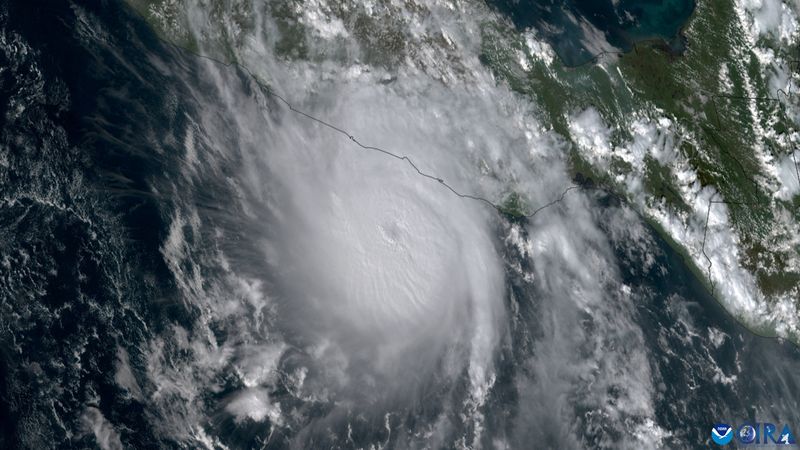 &copy; Reuters. Imágenes proporcionadas por el satélite GOES-18 muestran a Otis fortaleciéndose desde una tormenta tropical hasta convertirse en un gran huracán. Cooperative Institute for Research in the Atmosphere at Colorado State University and the National Oceani