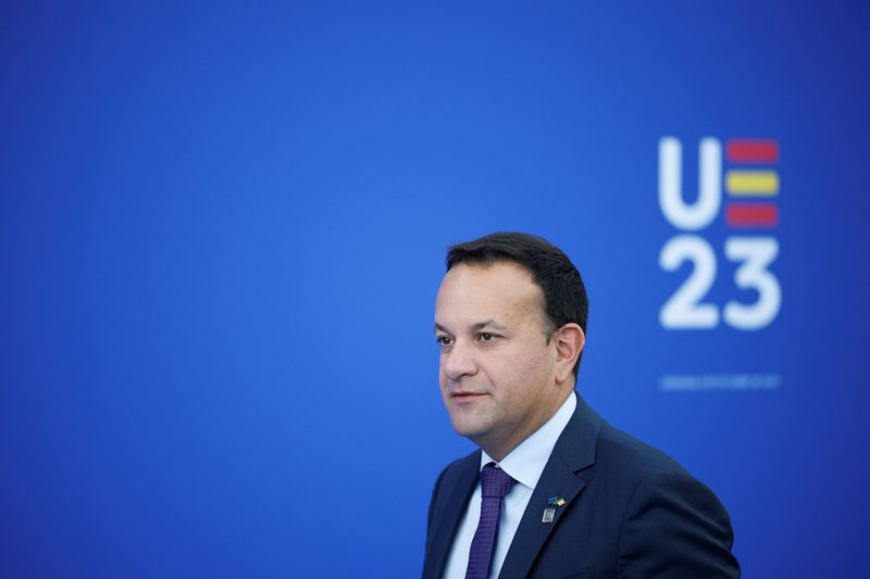 &copy; Reuters. FOTO DE ARCHIVO: El primer ministro de Irlanda (Taoiseach), Leo Varadkar, asiste a la reunión informal de jefes de Estado o de Gobierno europeos, en Granada, España, el 6 de octubre de 2023. REUTERS/Juan Medina/File Photo