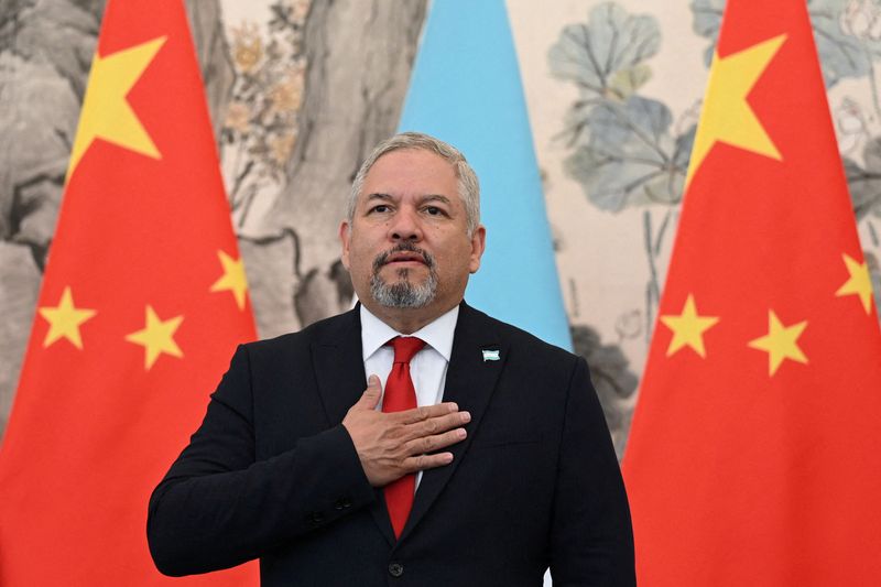 © Reuters. وزير خارجية هندوراس إدواردو إنريكي رينا خلال زيارة لبكين يوم 26 مارس آذار 2023. صورة لرويترز من ممثل لوكالات الأنباء.