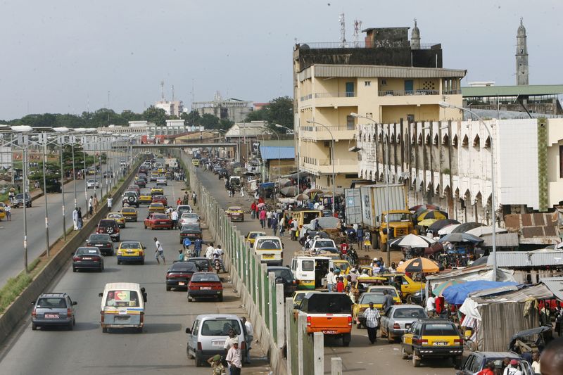 &copy; Reuters. Une rue à Conakry, en Guinée. /Photo prise le 1er juillet 2010/REUTERS/Luc Gnago