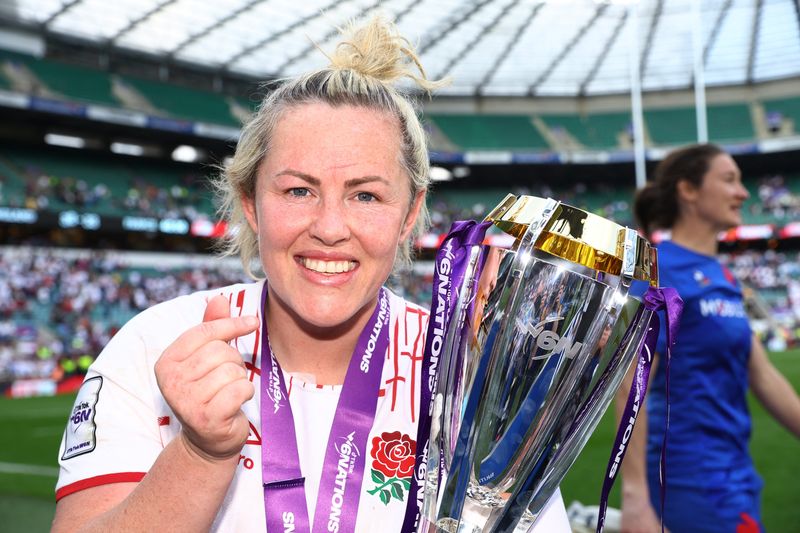 &copy; Reuters. Rugby Union -  Women's Six Nations Championship - England v France - Twickenham Stadium, London, Britain - April 29, 2023 England's Marlie Packer poses for a photograph with the trophy, after winning the women's six nations Action Images via Reuters/Paul 