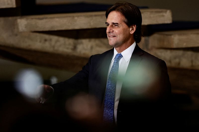 © Reuters. FILE PHOTO: Uruguay's President Luis Lacalle Pou reacts as he leaves the South American Summit at Itamaraty Palace in Brasilia, Brazil May 30, 2023. REUTERS/Ueslei Marcelino