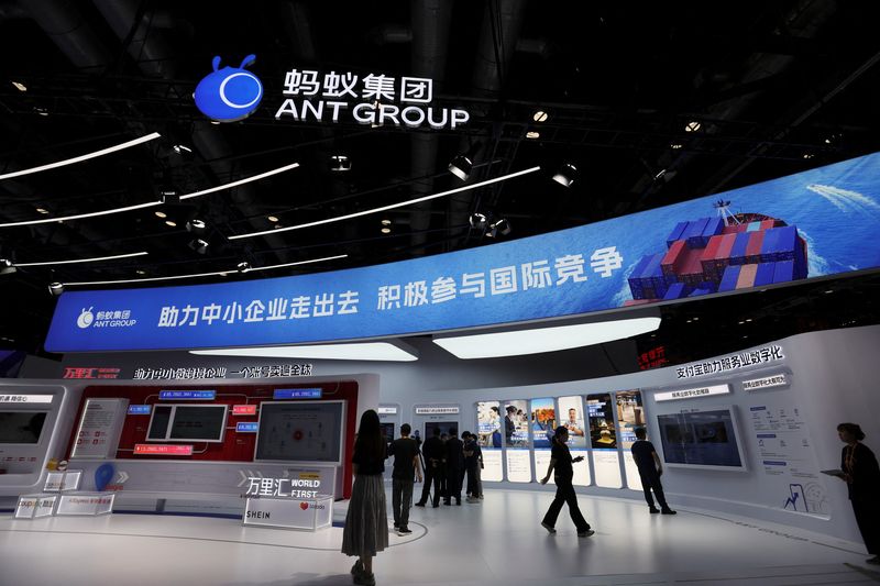 &copy; Reuters. People stand at the booth of Ant Group at the China International Fair for Trade in Services (CIFTIS) in Beijing, China September 2, 2023. REUTERS/Florence Lo/File Photo