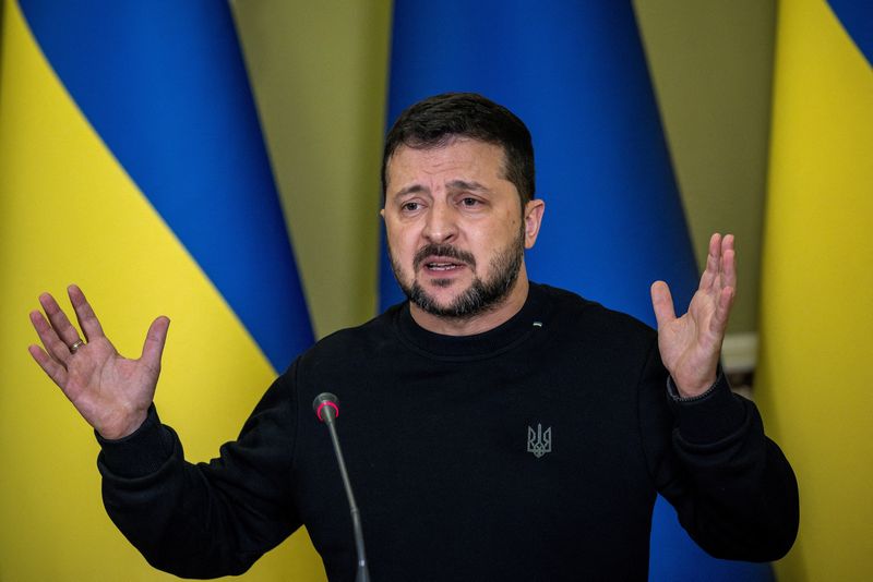 Ukraine: Zelensky estime irresponsable la tenue d'élections en temps de guerre