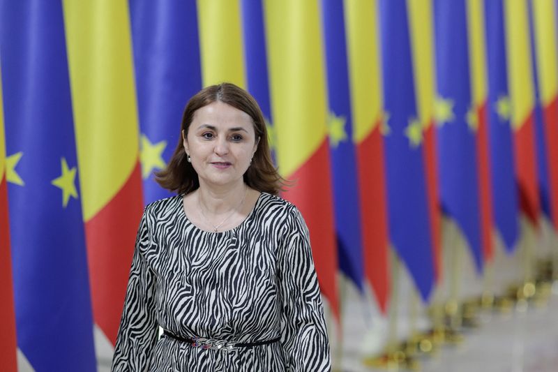 &copy; Reuters. وزيرة الخارجية الرومانية لومينيتا أودوبيسكو في مقر الحكومة الرئيسي في بوخارست يوم 15 يونيو حزيران 2023. صورة لرويترز. . يحظر استخدام الصورة داخ