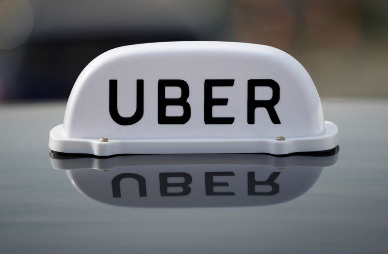 &copy; Reuters. Logo da Uber em carro da companhia em Liverpool
15/04/2019
REUTERS/Phil Noble