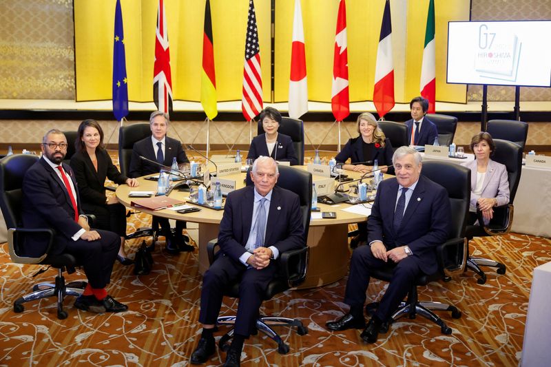 &copy; Reuters. وزراء خارجية دول مجموعة السبع وجوزيب بوريل مسؤول السياسة الخارجية بالاتحاد الأوروبي خلال جلسة حول الحرب في أوكرانيا في طوكيو باليابان يوم 