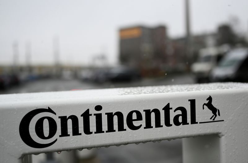 &copy; Reuters. FILE PHOTO: Logo of German tyre company Continental is pictured before the annual news conference in Hanover, Germany, March 9, 2021. REUTERS/Fabian Bimmer/File Photo