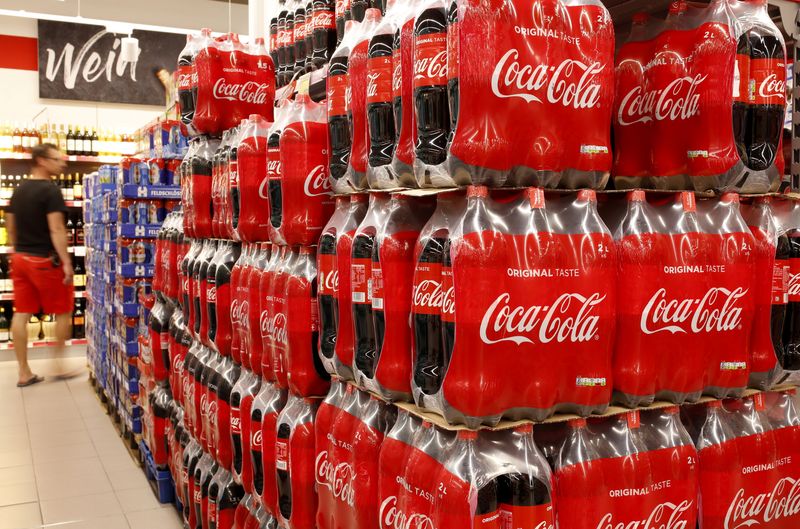 &copy; Reuters. FILE PHOTO: Bottles of Coca-Cola are displayed at a supermarket of Swiss retailer Denner, as the spread of the coronavirus disease (COVID-19) continues, in Glattbrugg, Switzerland June 26, 2020. Picture taken June 26, 2020. REUTERS/Arnd Wiegmann/File phot