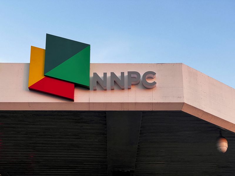 &copy; Reuters. Foto de archivo del logo de NNPC en Abuya 
Ago 30, 2022. REUTERS/Afolabi Sotunde/
