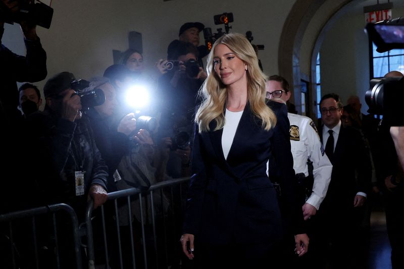 &copy; Reuters. La hija del expresidente de Estados Unidos Donald Trump, Ivanka Trump, asiste al juicio por fraude civil de la Organización Trump, en el Tribunal Supremo del Estado de Nueva York, en el barrio neoyorquino de Manhattan

November 8, 2023. REUTERS/Shannon S