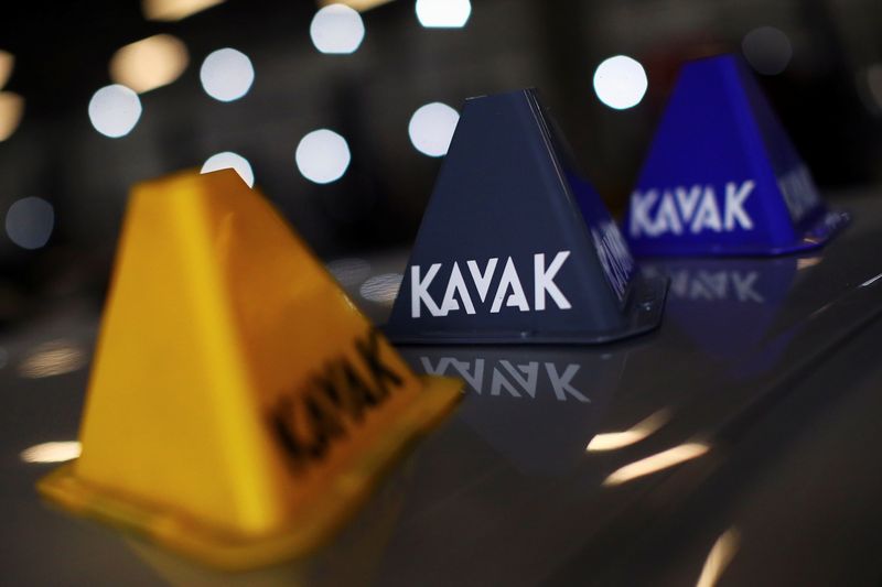 &copy; Reuters. FILE PHOTO: A logo of used autos platform Kavak is pictured on a car in Mexico City, Mexico, August 25, 2020. Picture taken August 25, 2020. REUTERS/Edgard Garrido