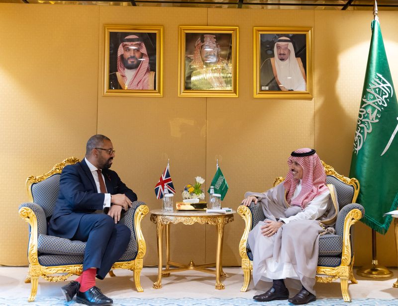 &copy; Reuters. British Foreign Secretary James Cleverly meets with Saudi Arabia's Foreign Minister Prince Faisal bin Farhan Al Saud, in Riyadh, Saudi Arabia, November 9, 2023. Saudi Press Agency/Handout via REUTERS
