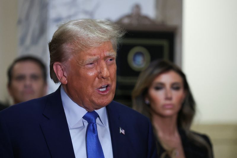 &copy; Reuters. Former U.S. President Donald Trump speaks on the day he attends the Trump Organization civil fraud trial, in New York State Supreme Court in the Manhattan borough of New York City, U.S., November 6, 2023. REUTERS/Shannon Stapleton/File Photo